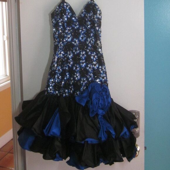 Alyce Designs Vintage Gown 8 - Picture 9 of 13